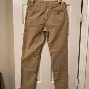 American Eagle Flex Slim Khakis (men’s 31x32)